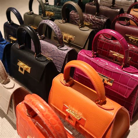 Women's Designer Bag Rental 